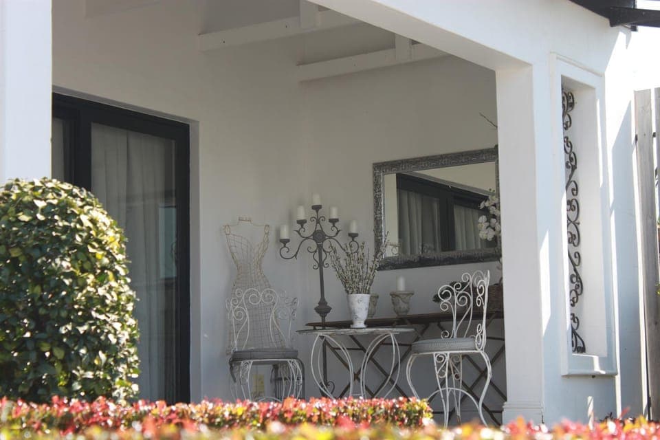 Patio, Facade/entrance, Balcony/Terrace, Decorative detail