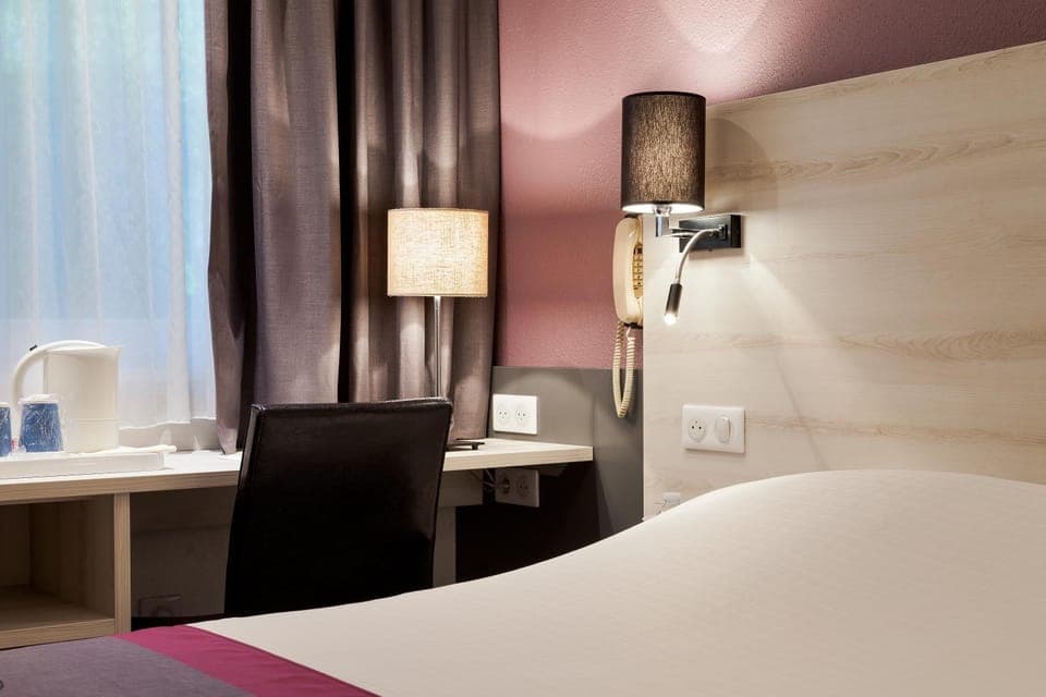 Bed, Photo of the whole room, Bedroom, hair dresser