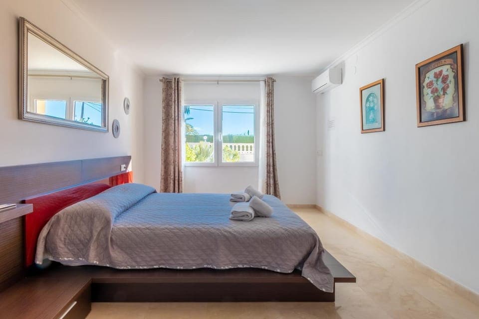 Living room, Bedroom