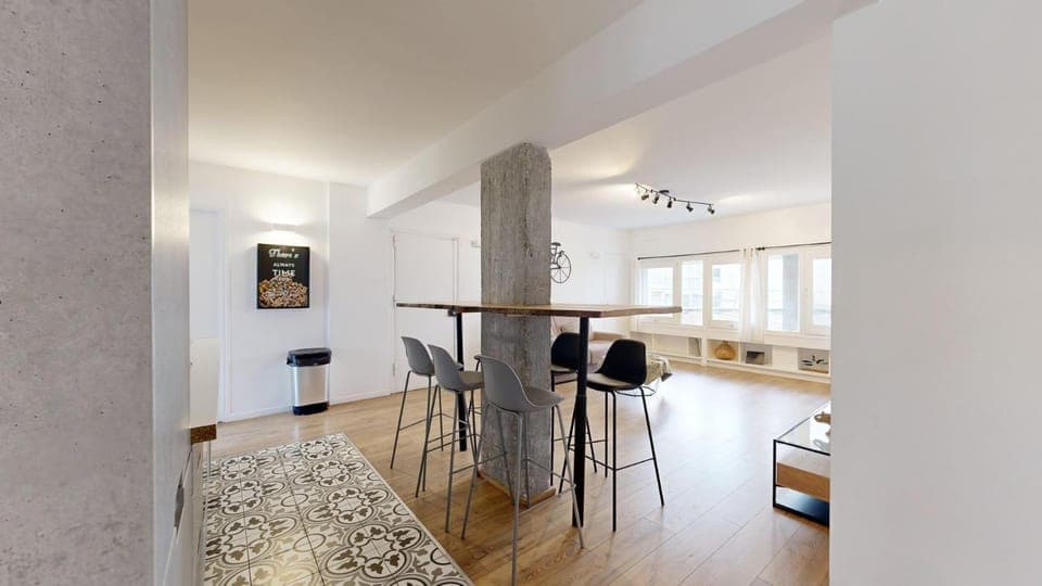 Kitchen or kitchenette, Living room, Dining area