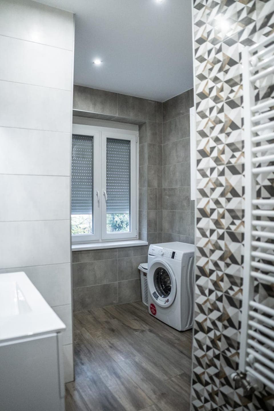 Bathroom, washing machine