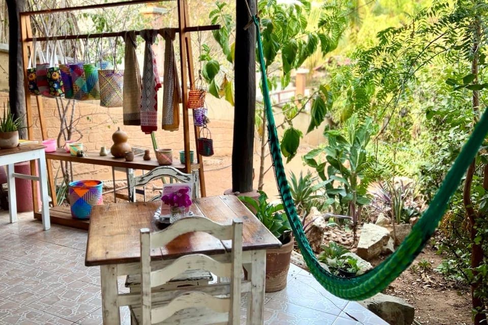 Day, Natural landscape, Garden, Seating area, Dining area, Garden view, Shopping Area