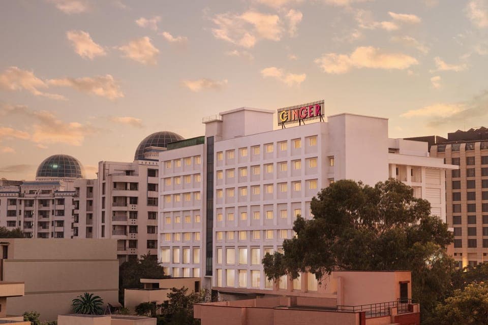 Property building, Facade/entrance, Property logo or sign