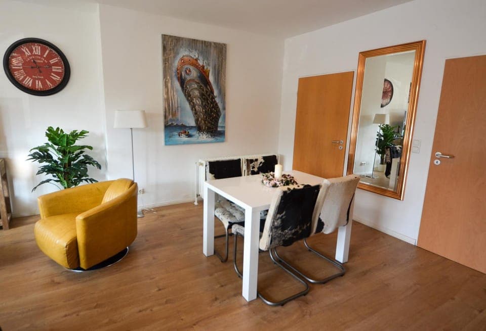 Living room, Seating area, Dining area