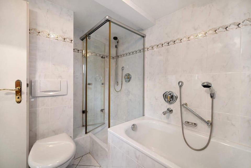 Bathroom, Living room