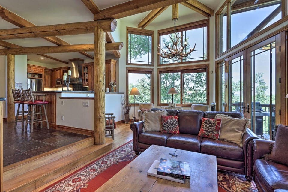 Upscale Ski-In/Ski-Out Escape w/ Deck + Grill House in Telluride