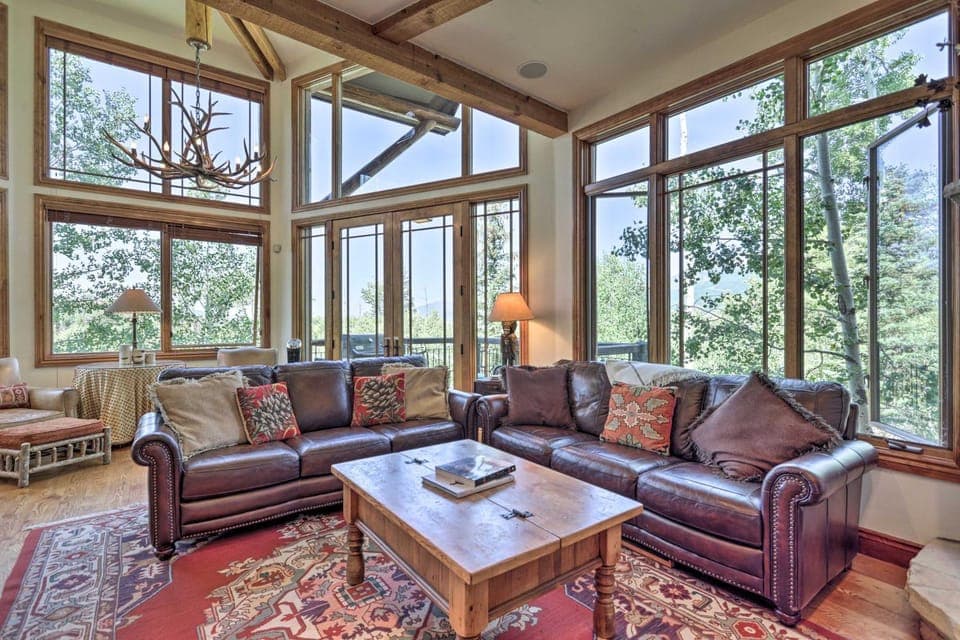 Upscale Ski-In/Ski-Out Escape w/ Deck + Grill House in Telluride