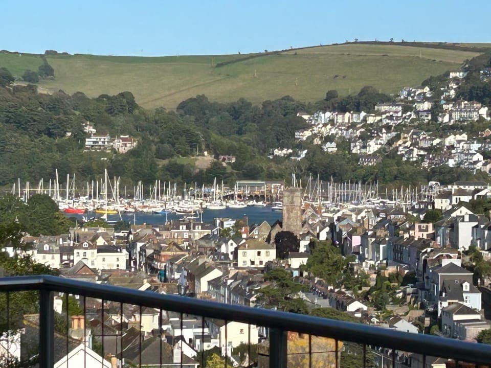 Property building, Nearby landmark, Natural landscape, City view, Sea view