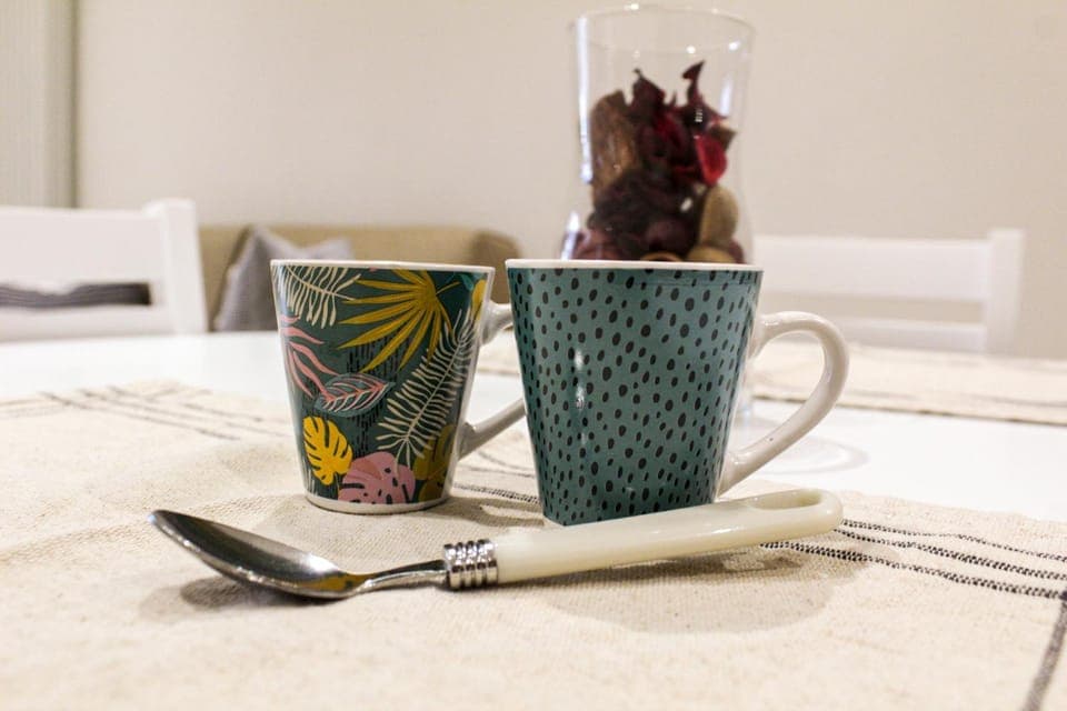 Coffee/tea facilities, Dining area
