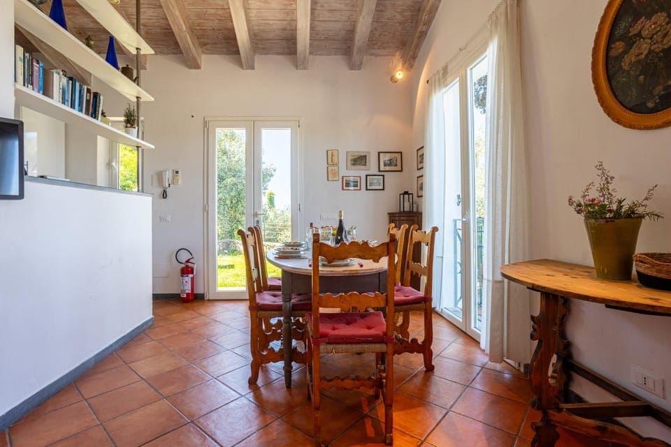 TV and multimedia, Dining area