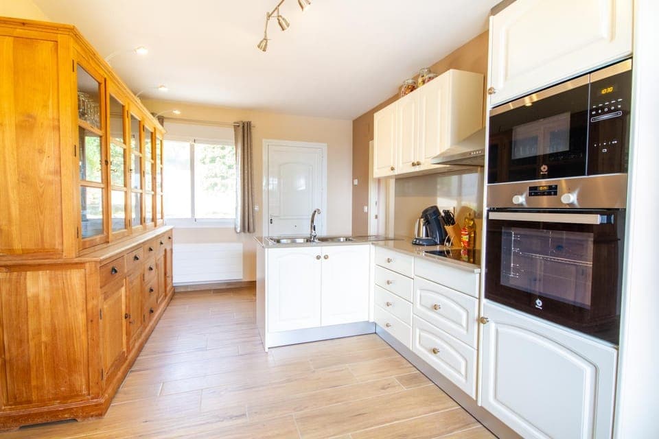 Kitchen or kitchenette, Communal kitchen