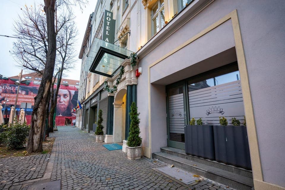 Property building, Facade/entrance