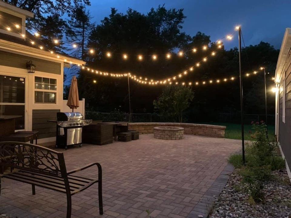 The Lucky Charm Home of the Fighting Irish! BBQ Outdoor Games Coffee House in Roseland