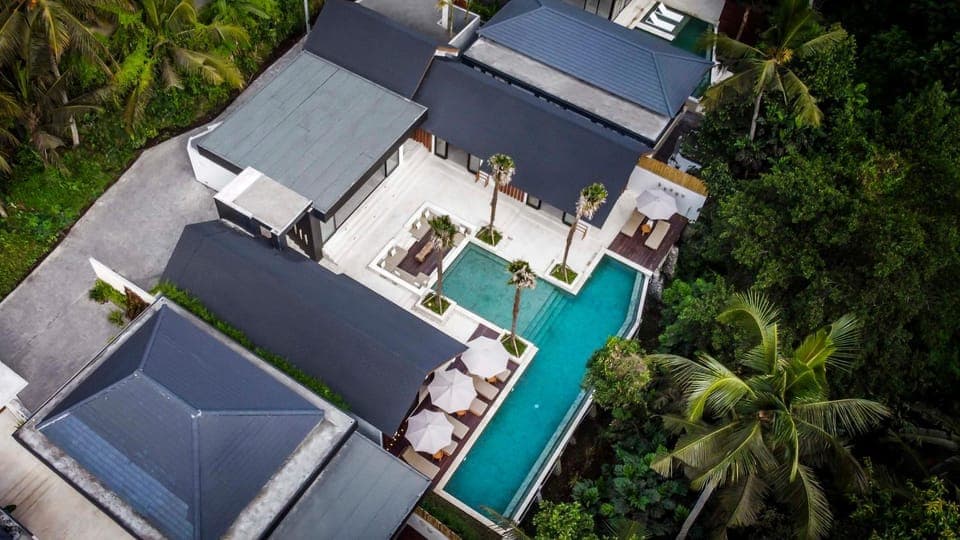 Property building, Natural landscape, Bird's eye view, Swimming pool, internet