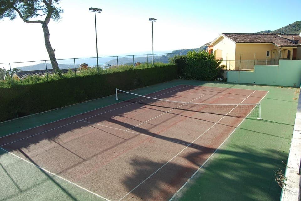 Tennis court