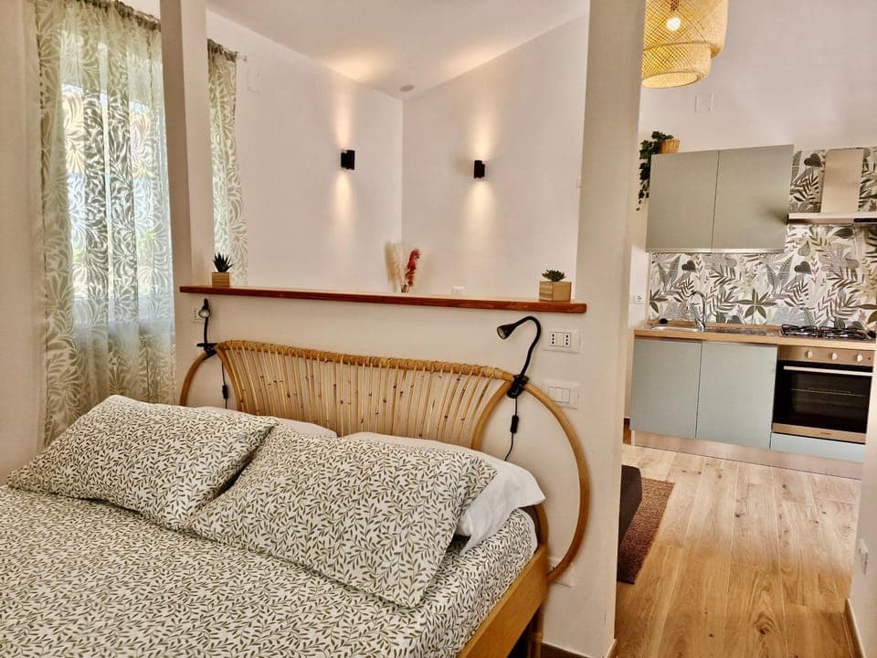 Bed, Photo of the whole room