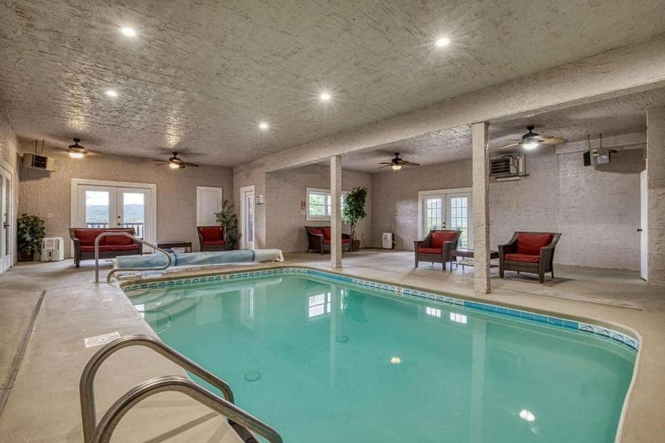 Serenity Mountain Pool Lodge Chalet in Sevierville