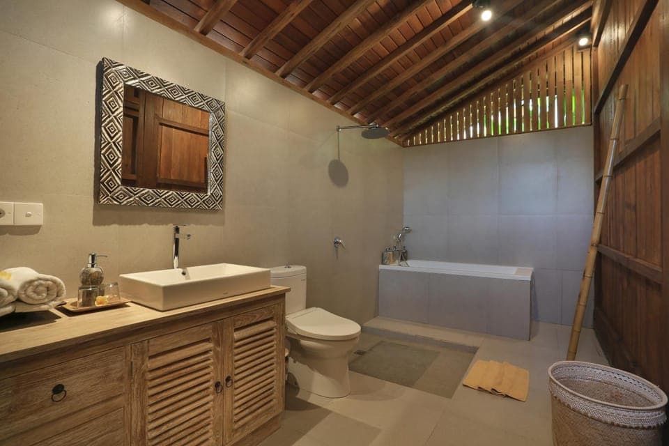 Bathroom, Bath, towels