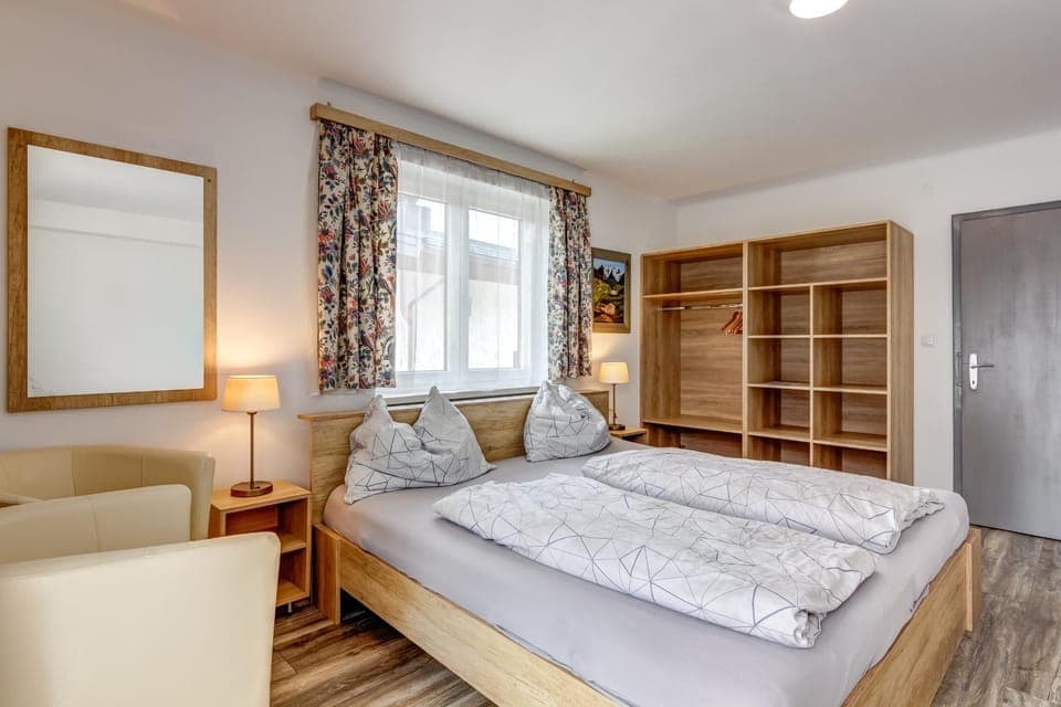 Bed, Photo of the whole room, Bedroom, wardrobe