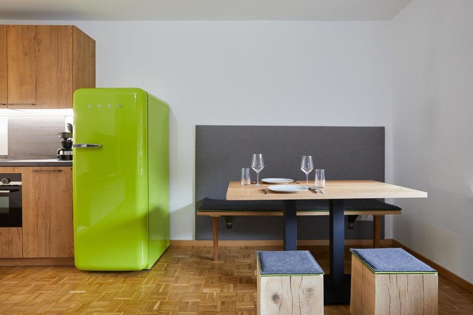 Seating area, Dining area