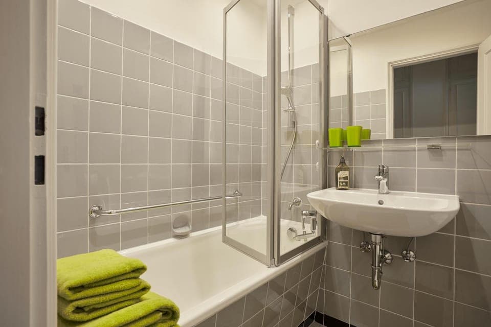 Shower, Bathroom, Bath, towels