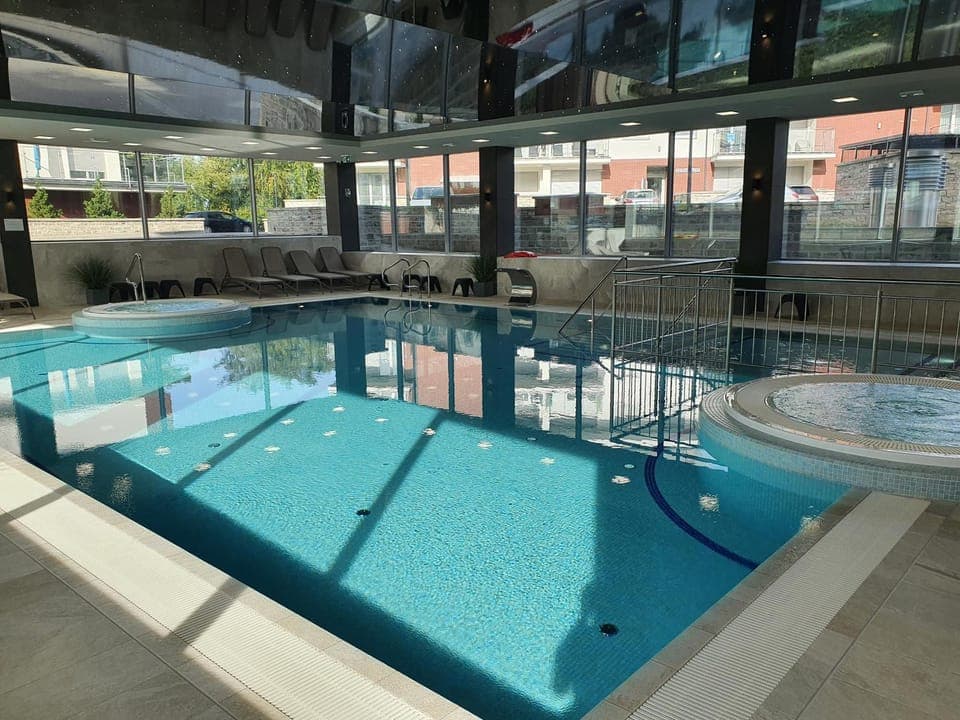 Swimming pool