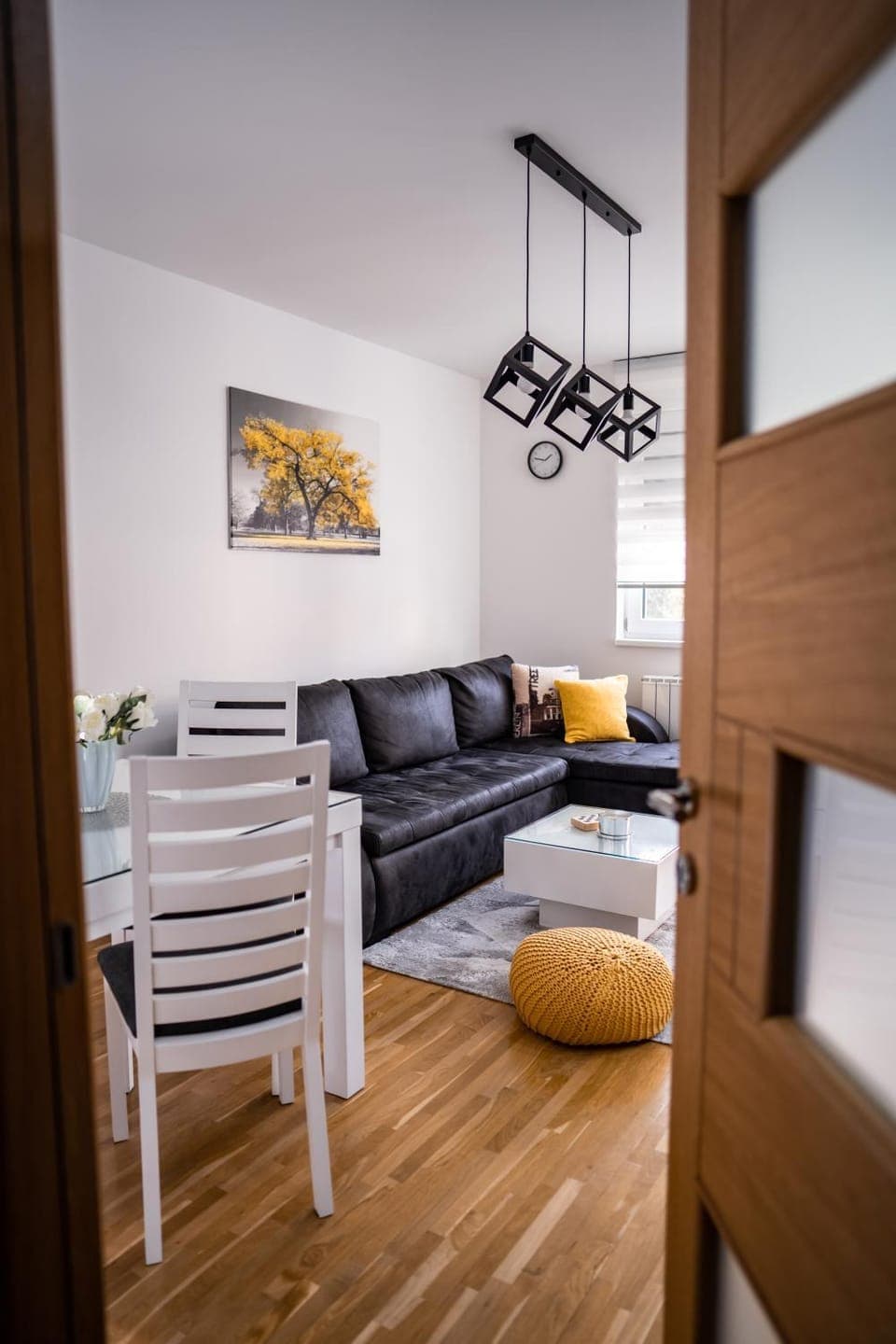 Living room, Seating area, Dining area