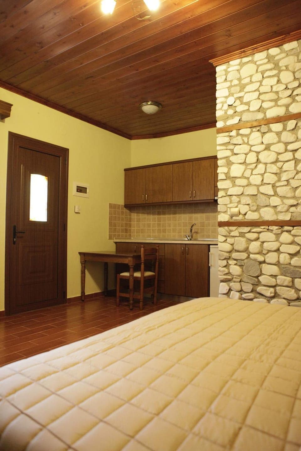 Bed, Kitchen or kitchenette