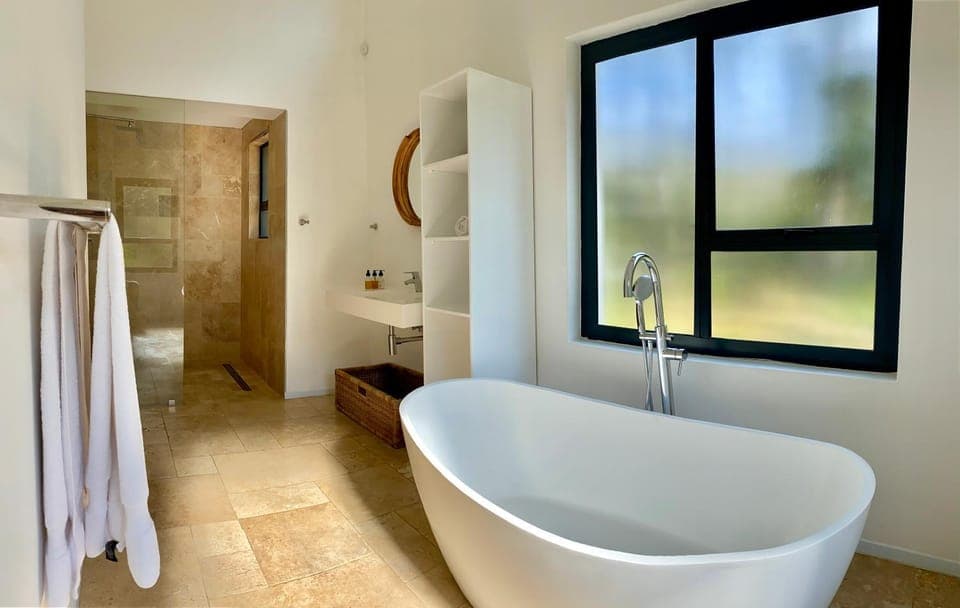 Bathroom, Bath, towels