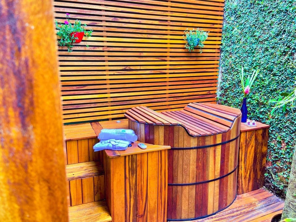 Day, Hot Tub, Garden view