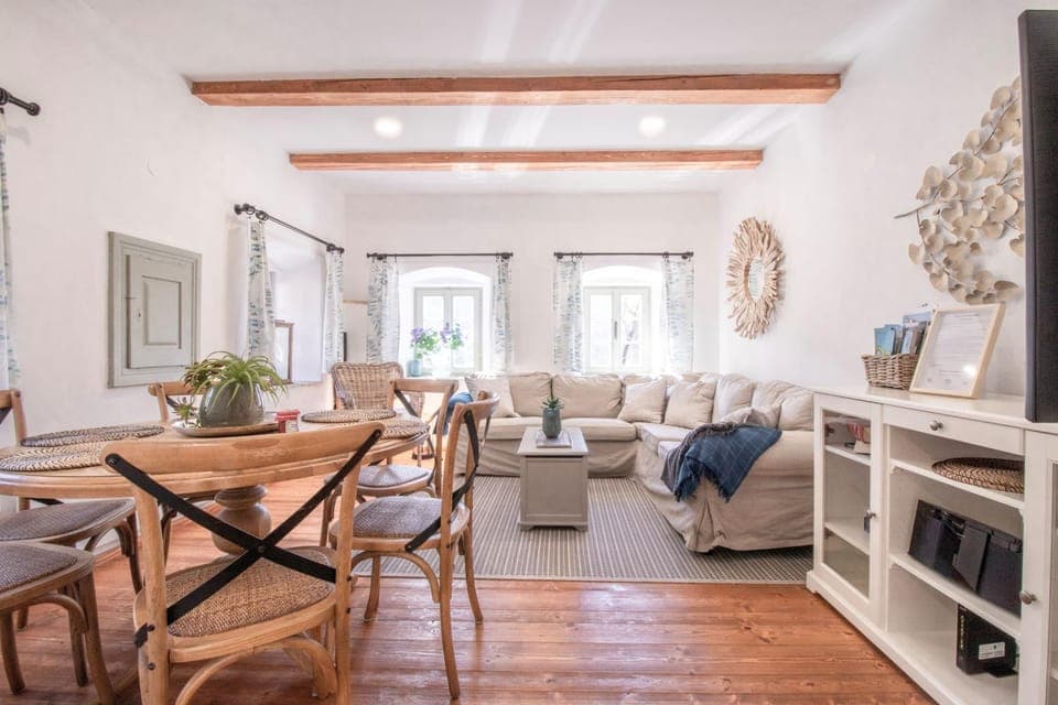 TV and multimedia, Living room, Seating area