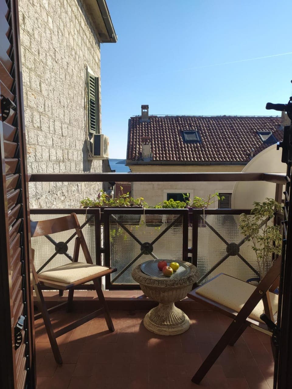 Nearby landmark, Balcony/Terrace, City view, Street view