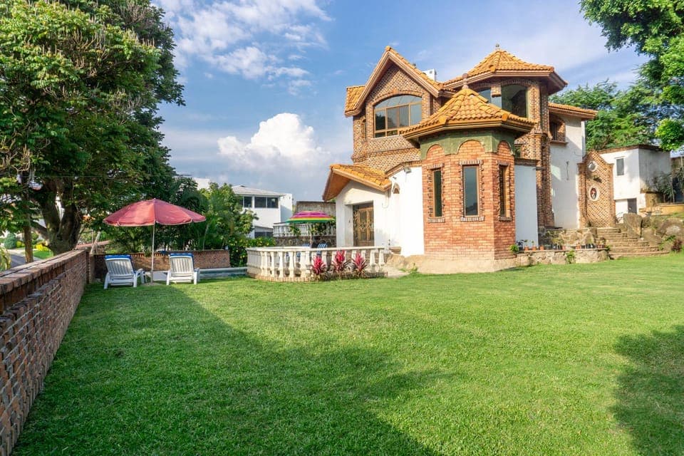 Property building, Garden