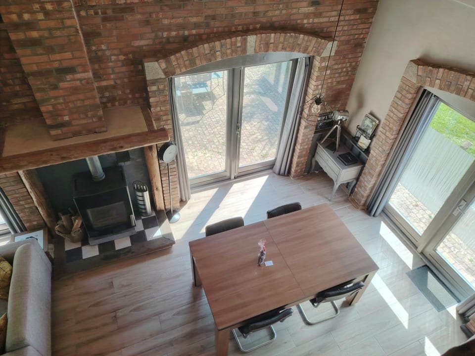 Bird's eye view, Billiard, Dining area