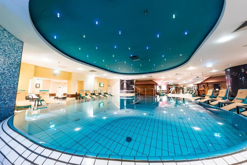 Spa and wellness centre/facilities, Swimming pool