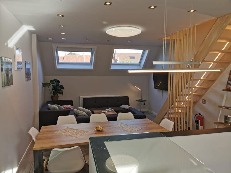 Living room, Lounge or bar