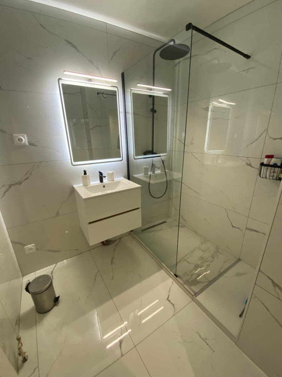 Shower, Bathroom, towels