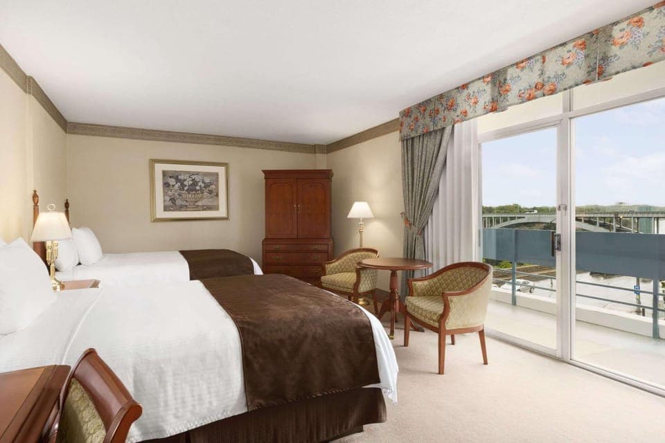 Photo of the whole room, On site