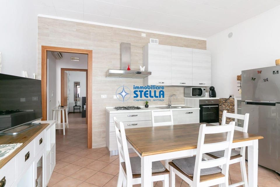 Kitchen or kitchenette, oven