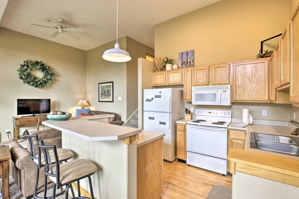 Silverthorne Gem w/ Community Perks: 11 Mi to Ski! House in Wildernest