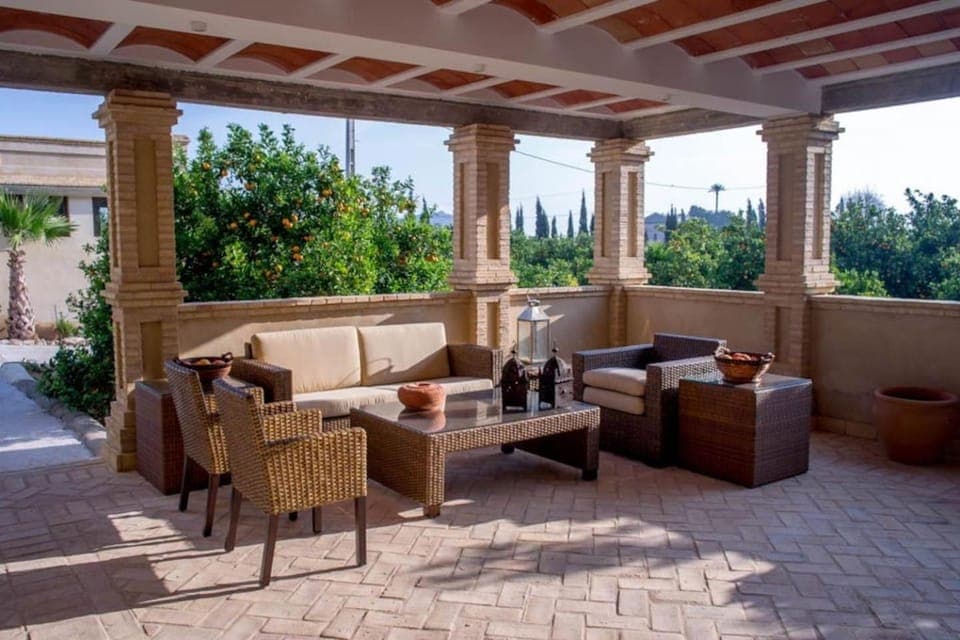 Property building, Balcony/Terrace, Living room
