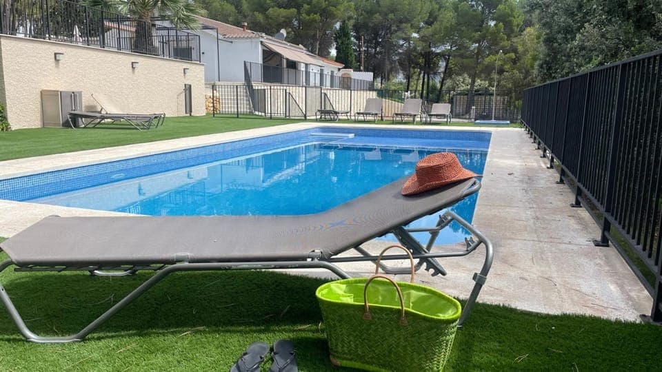 Swimming pool