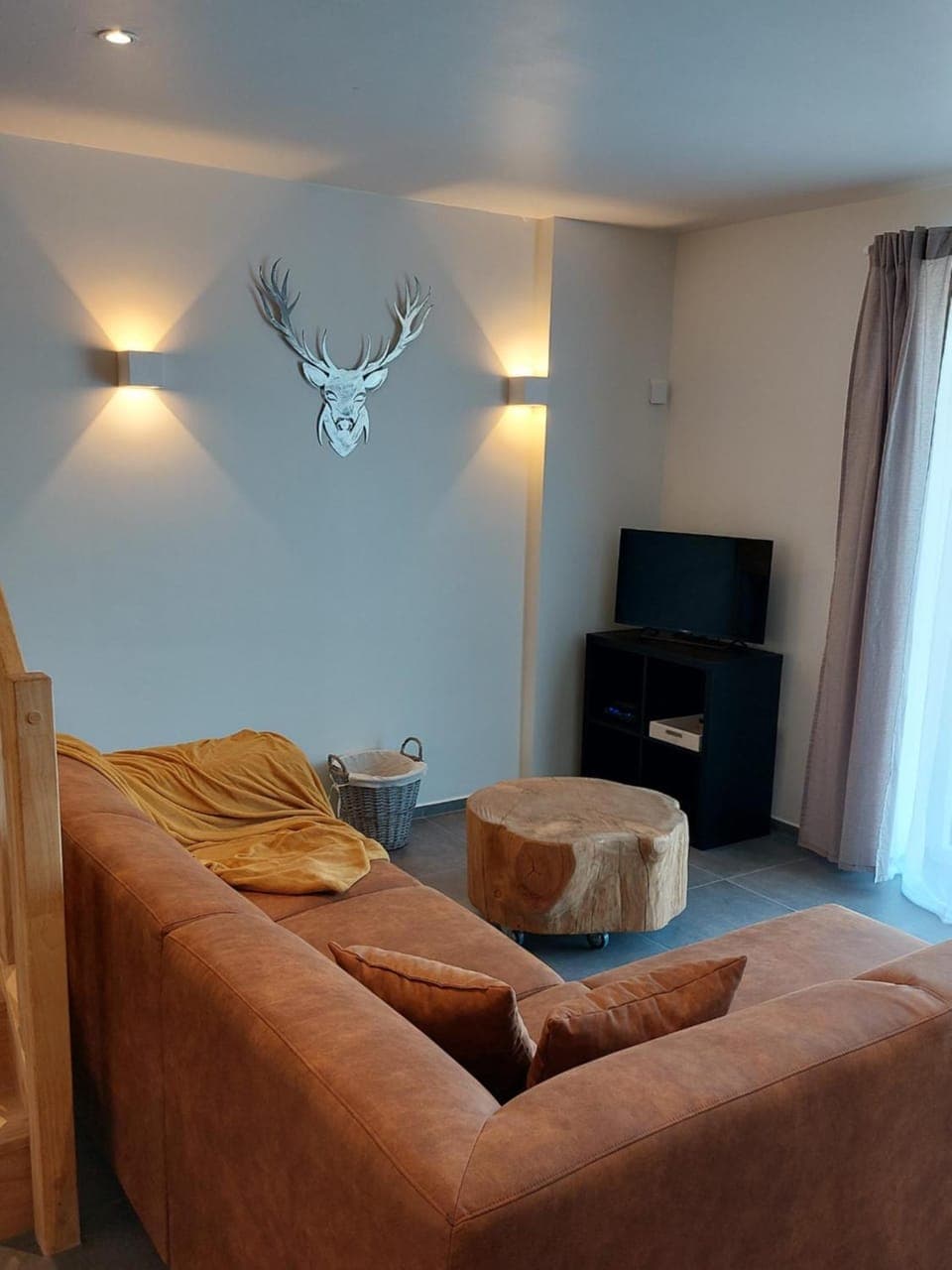 Communal lounge/ TV room