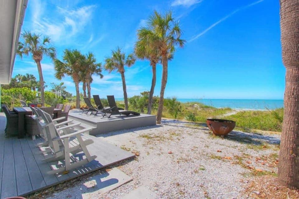 3 Palms Beachfront Cottages House in Indian Rocks Beach