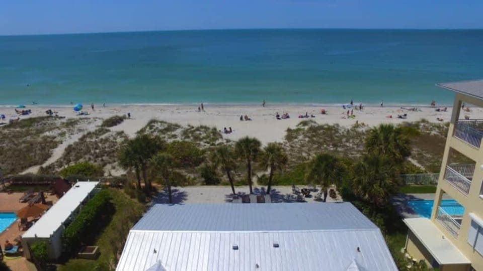3 Palms Beachfront Cottages House in Indian Rocks Beach