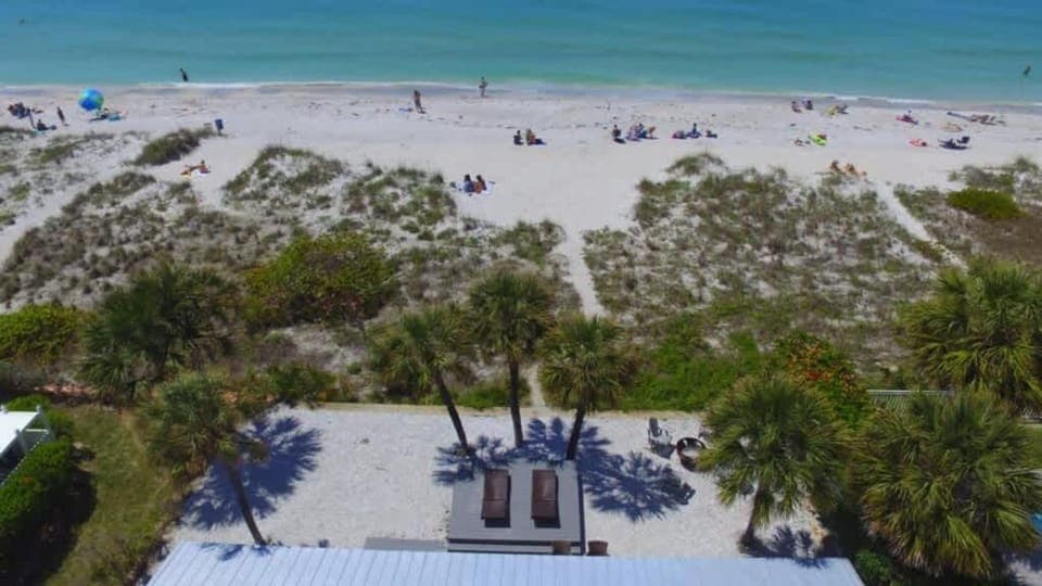 3 Palms Beachfront Cottages House in Indian Rocks Beach
