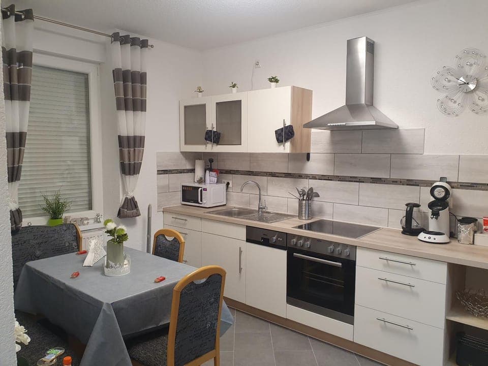 Kitchen or kitchenette, Dining area, dishwasher