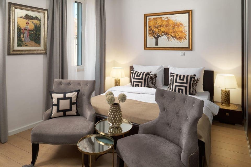 Seating area, Bedroom