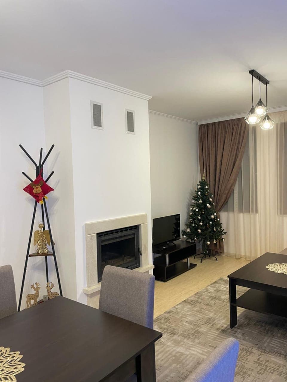 TV and multimedia, Living room, Seating area, Dining area, flat iron