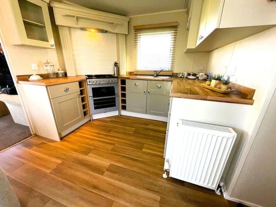 Kitchen or kitchenette, minibar, pet friendly, stove